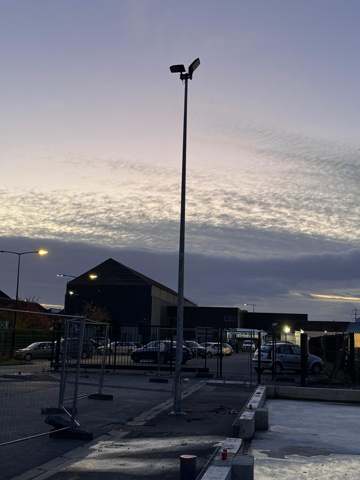 Dépose et pose d'un mât d'éclairage 