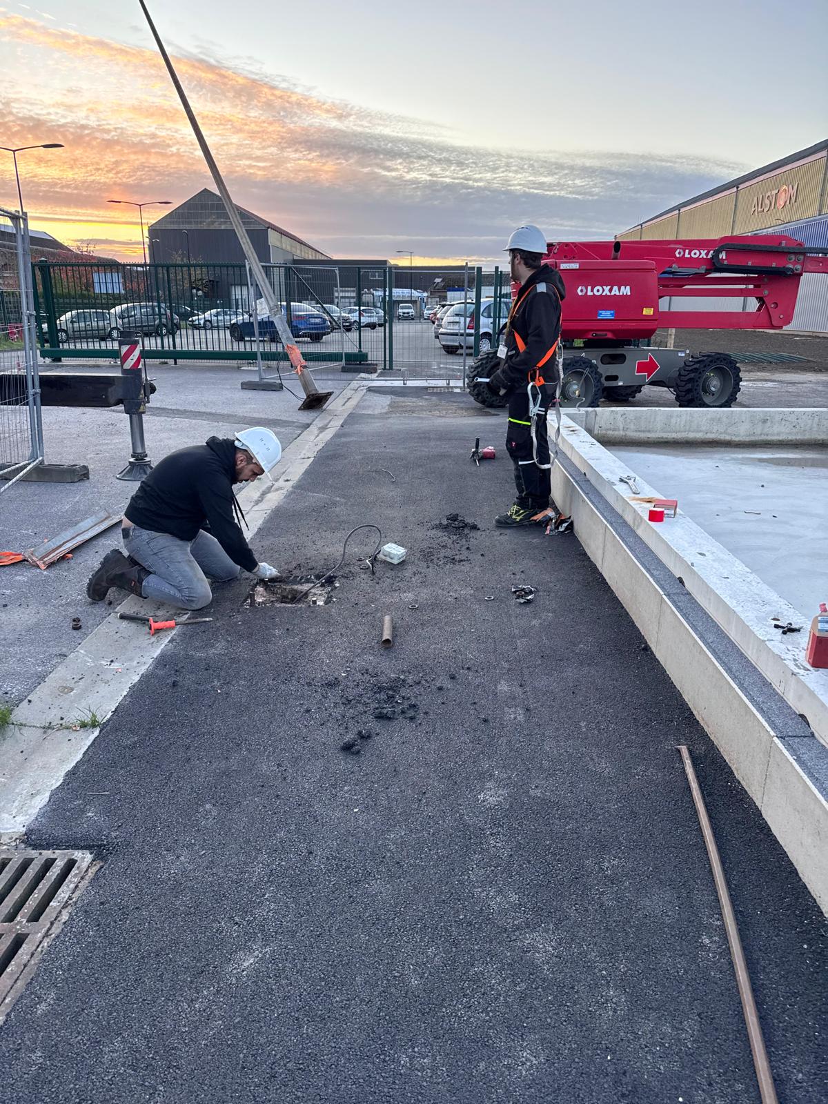 Dépose et pose d'un mât d'éclairage